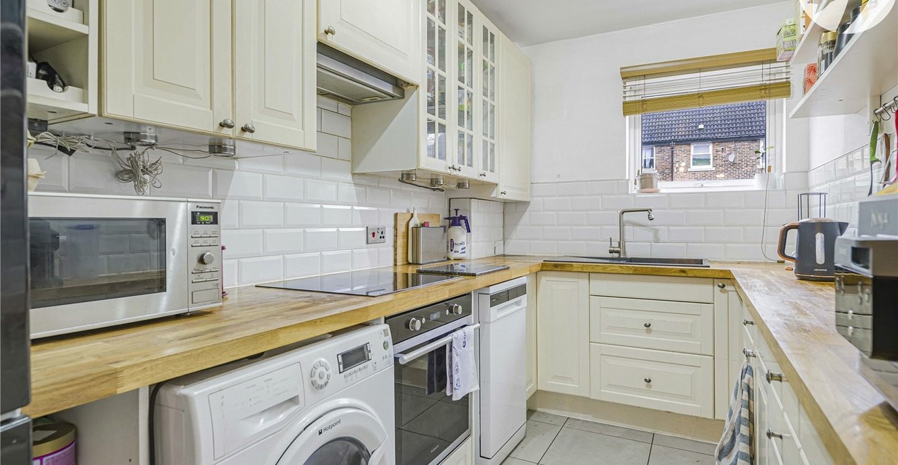 4 bedroom house for sale in Mottingham | Robinson Jackson