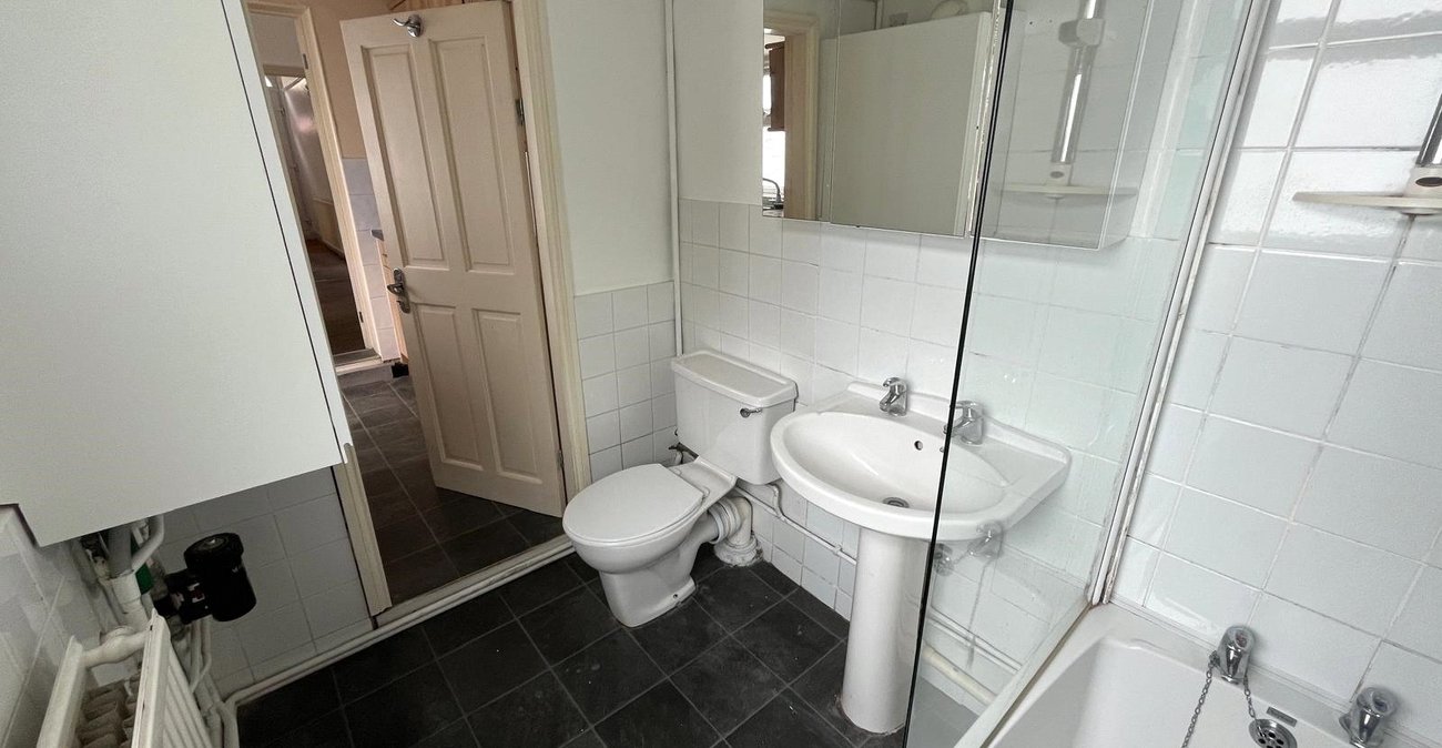 2 bedroom house for sale in Gravesend | Robinson Michael & Jackson