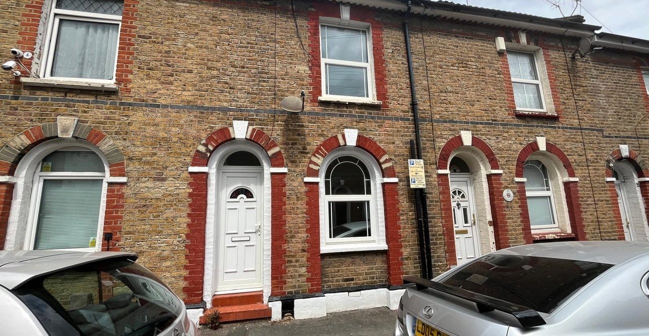 2 bedroom house for sale in Gravesend | Robinson Michael & Jackson