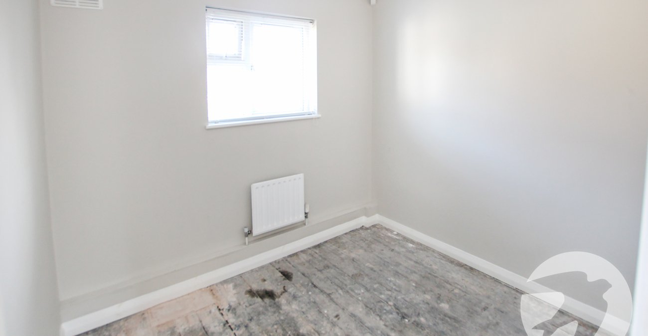 3 bedroom house for sale in London | Robinson Jackson