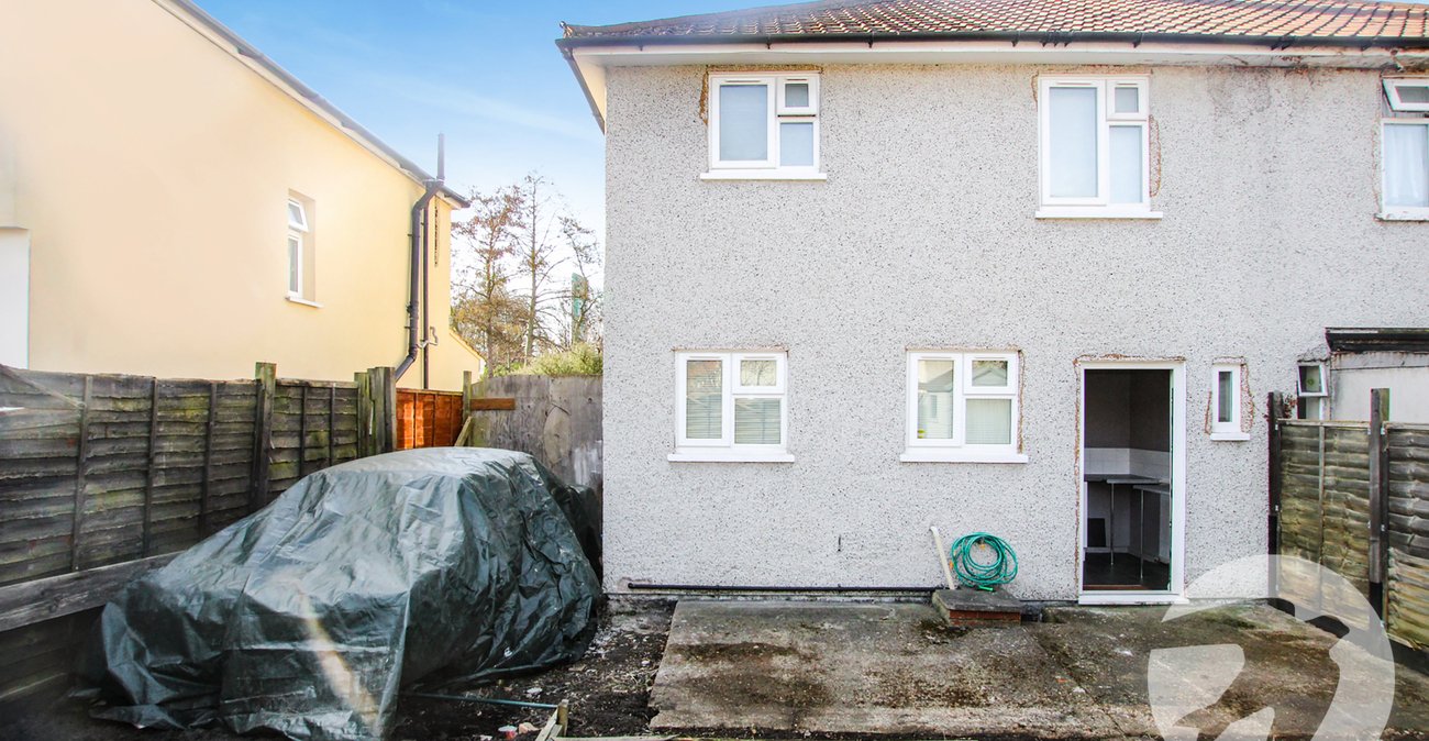 3 bedroom house for sale in London | Robinson Jackson