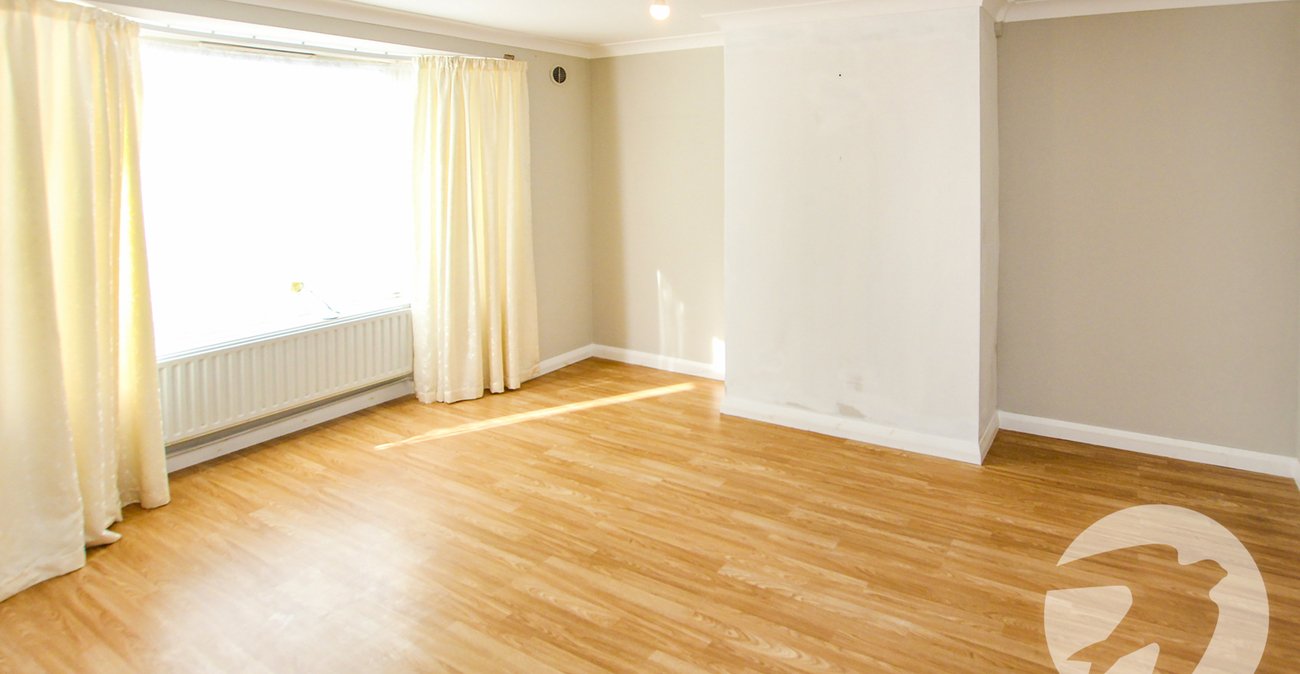 3 bedroom house for sale in London | Robinson Jackson