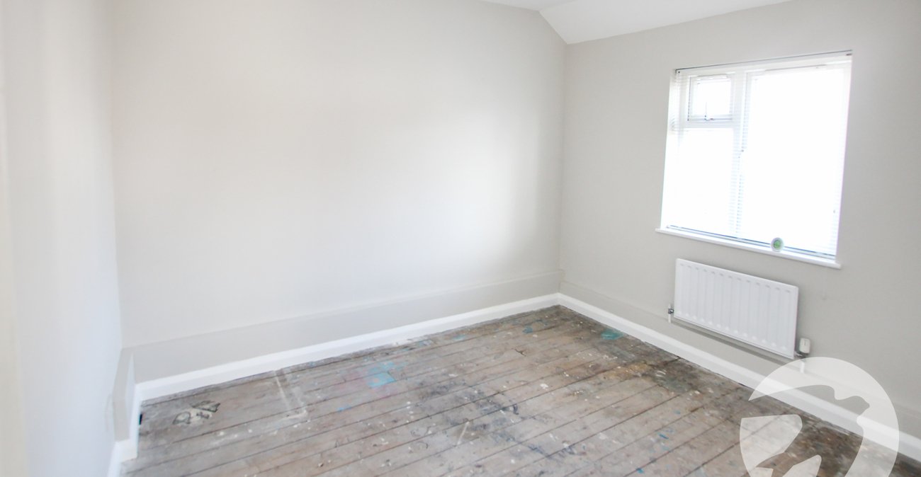 3 bedroom house for sale in London | Robinson Jackson