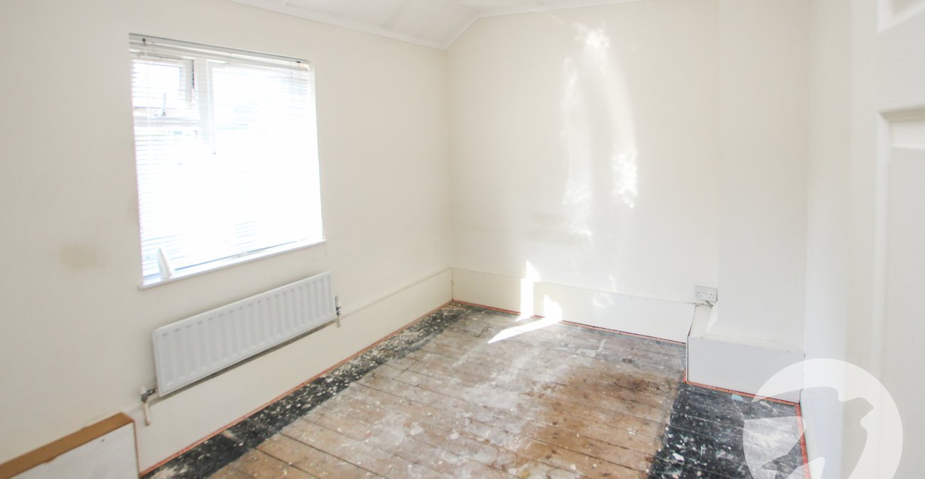 3 bedroom house for sale in London | Robinson Jackson