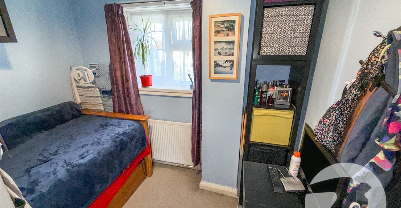 3 bedroom house for sale in London | Robinson Jackson