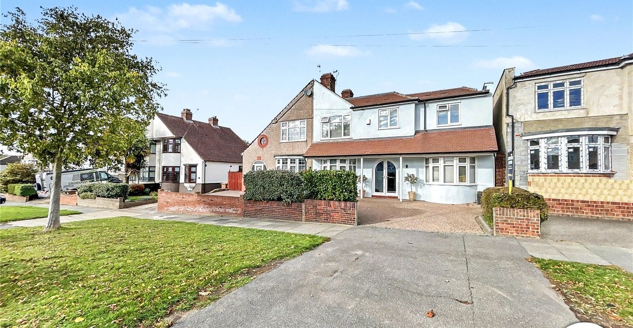 4 bedroom house for sale in Sidcup | Robinson Jackson