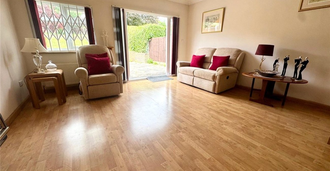 2 bedroom bungalow for sale in South Orpington | Robinson Jackson