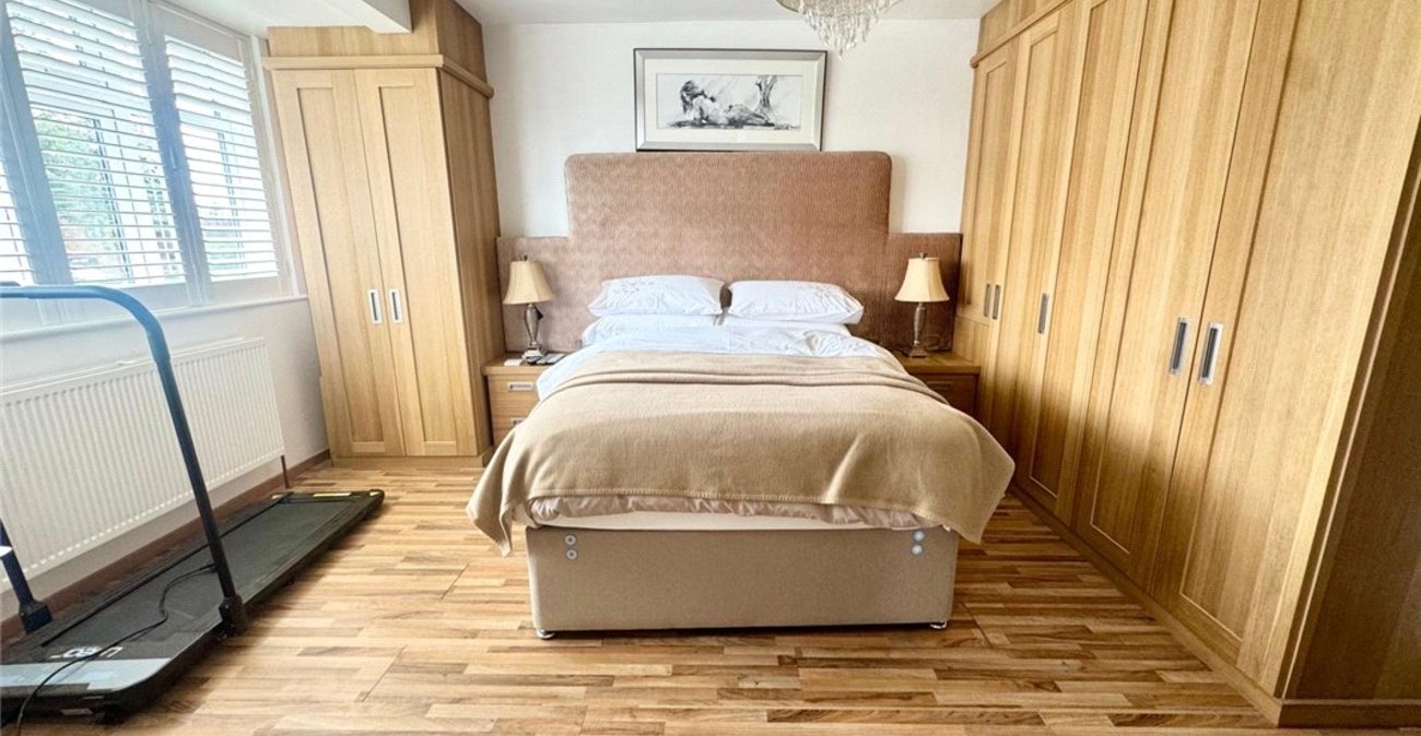 2 bedroom bungalow for sale in South Orpington | Robinson Jackson