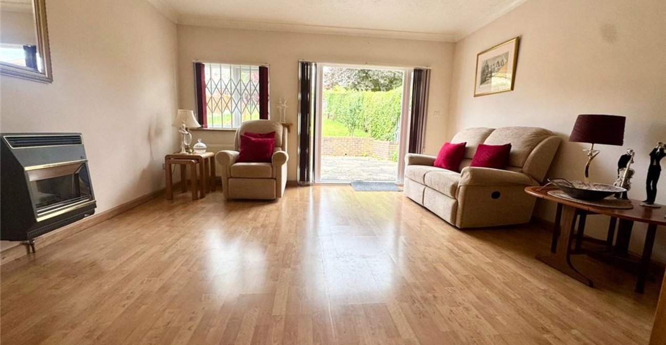 2 bedroom bungalow for sale in South Orpington | Robinson Jackson