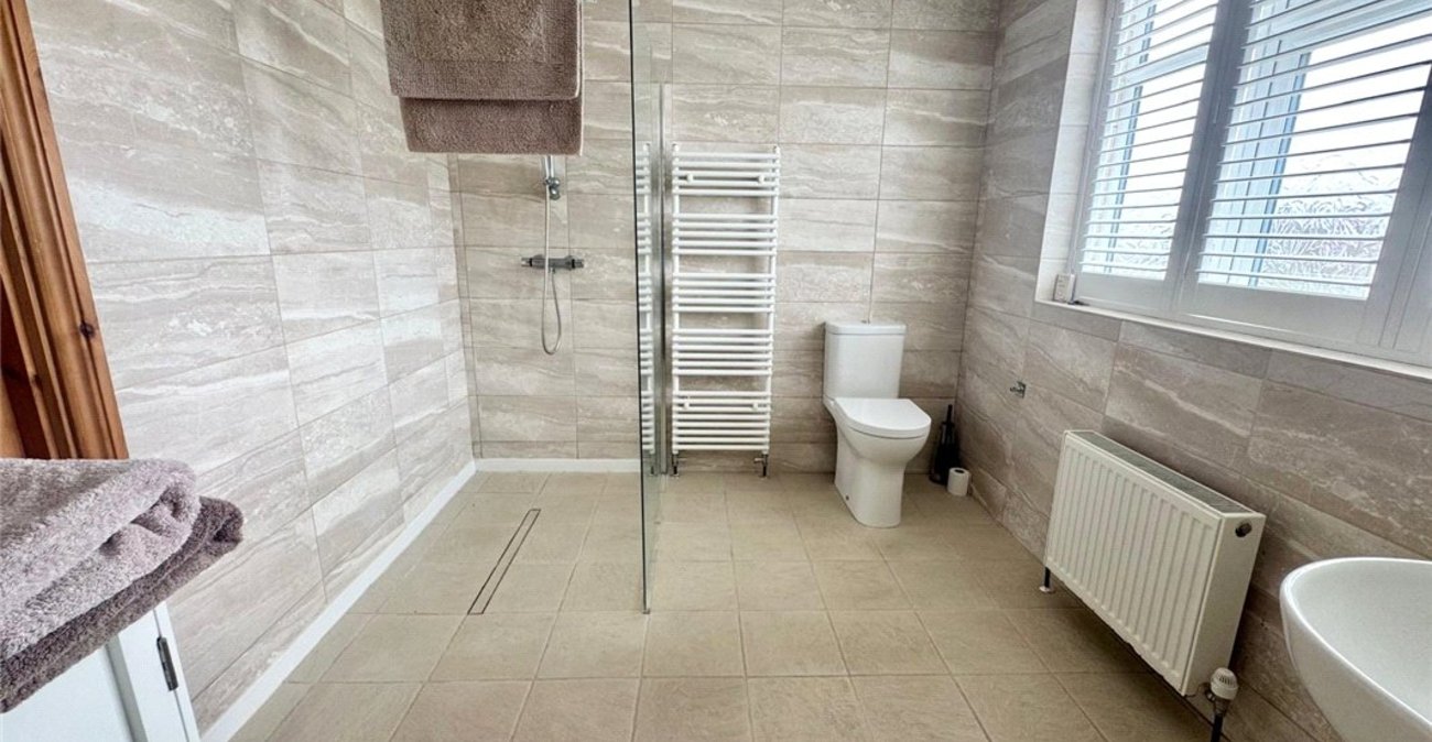 2 bedroom bungalow for sale in South Orpington | Robinson Jackson