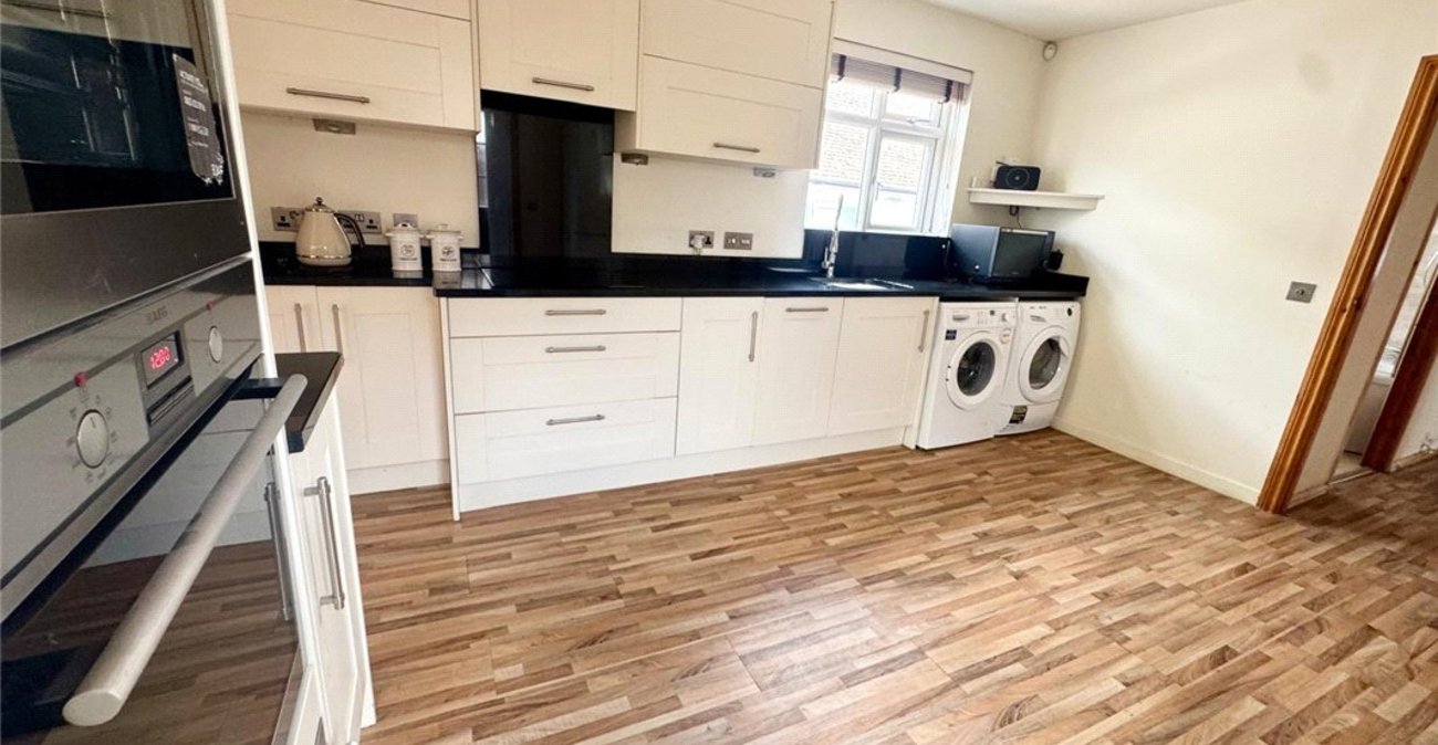 2 bedroom bungalow for sale in South Orpington | Robinson Jackson