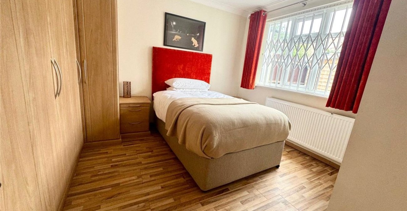 2 bedroom bungalow for sale in South Orpington | Robinson Jackson