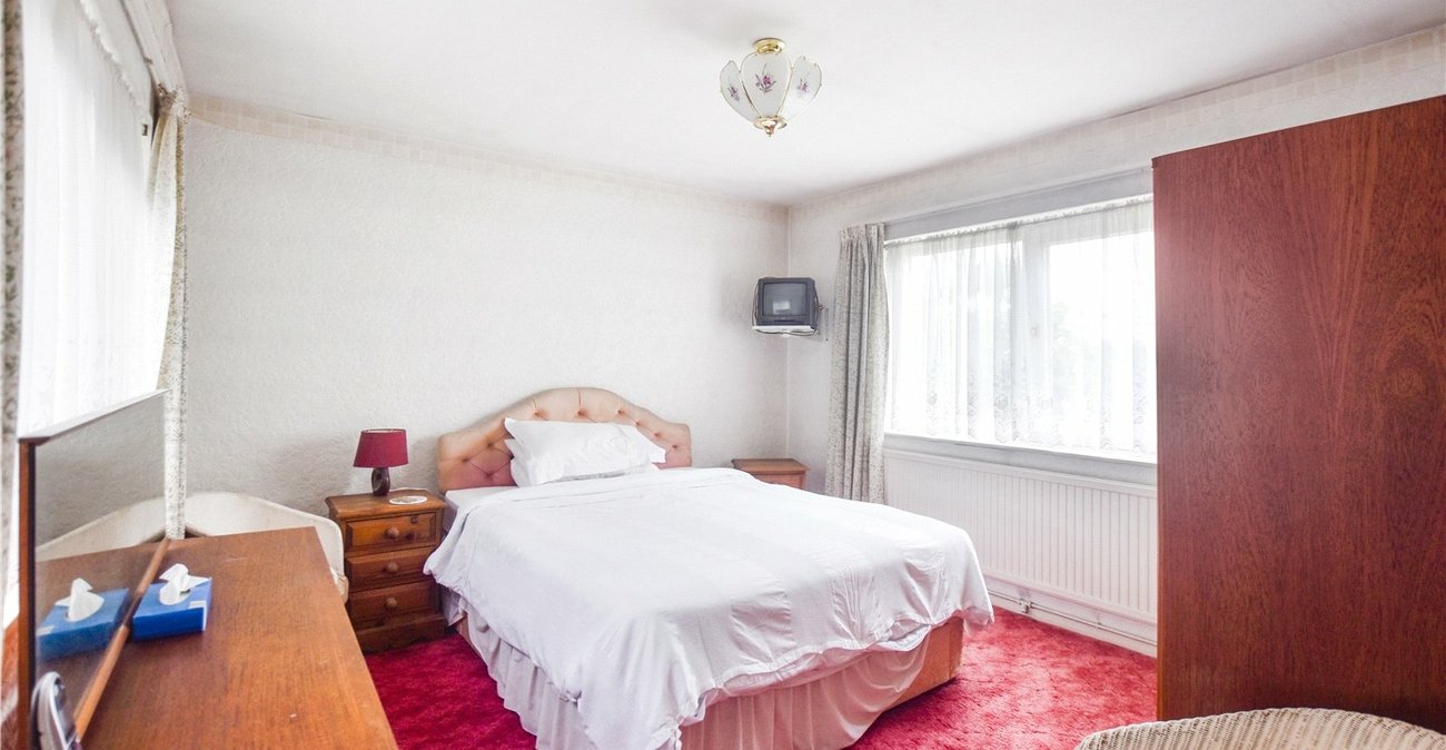 3 bedroom bungalow for sale in Bexley | Robinson Jackson