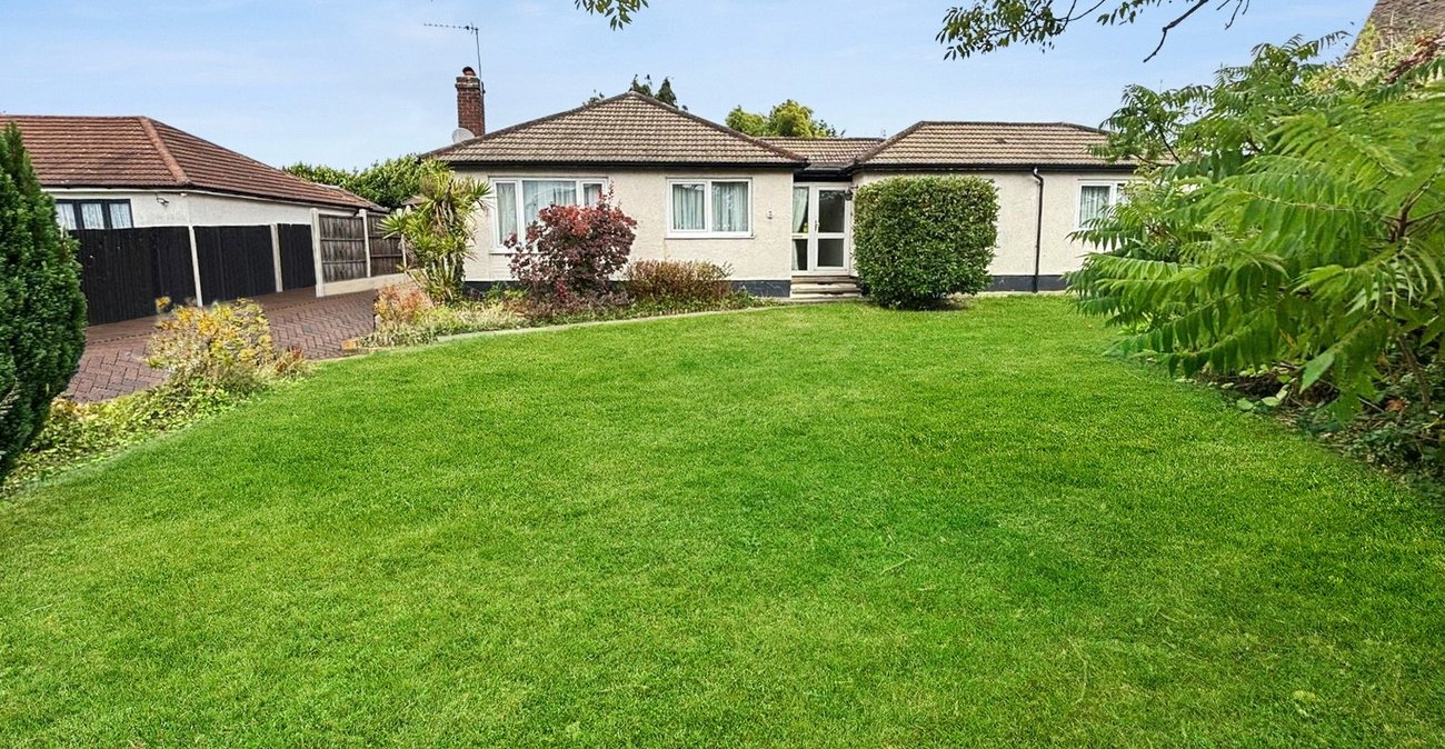 3 bedroom bungalow for sale in Bexley | Robinson Jackson