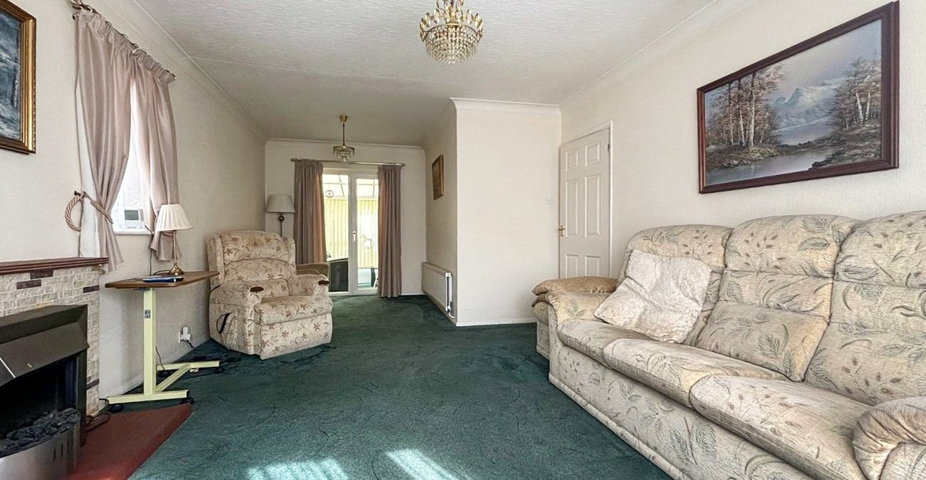 3 bedroom bungalow for sale in Bexley | Robinson Jackson