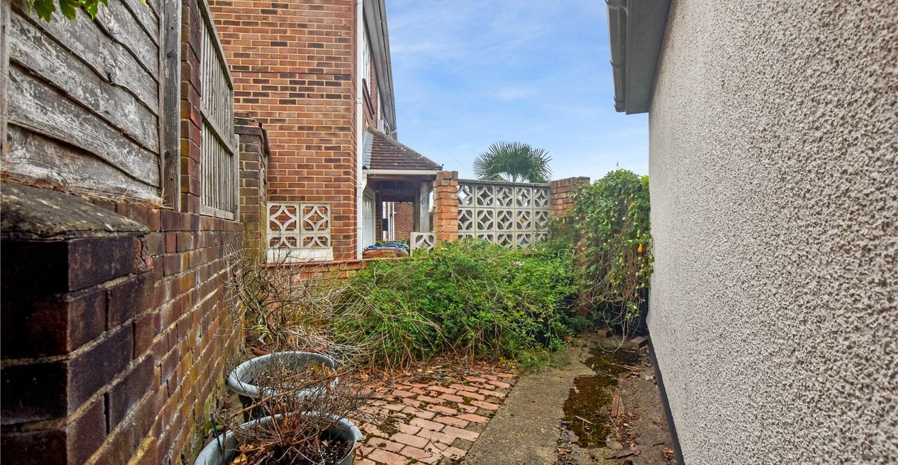 3 bedroom bungalow for sale in Bexley | Robinson Jackson