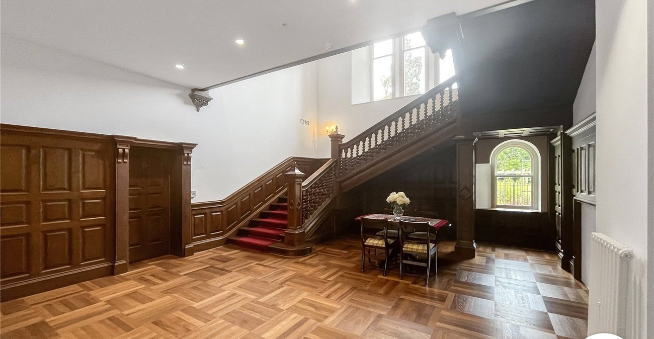 2 bedroom property for sale in Leybourne | Robinson Michael & Jackson