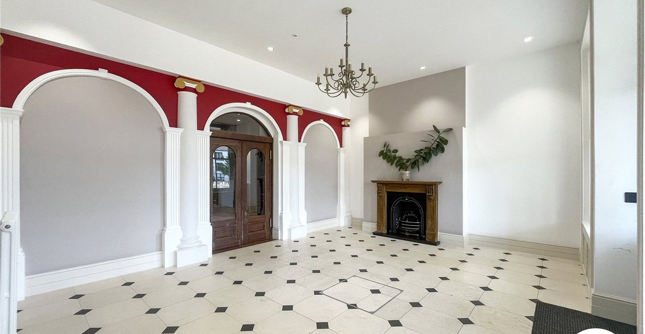 2 bedroom property for sale in Leybourne | Robinson Michael & Jackson