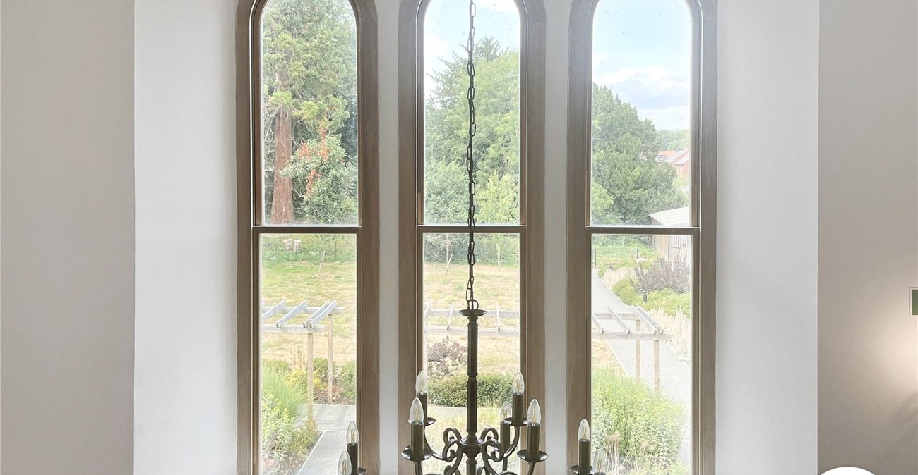 2 bedroom property for sale in Leybourne | Robinson Michael & Jackson