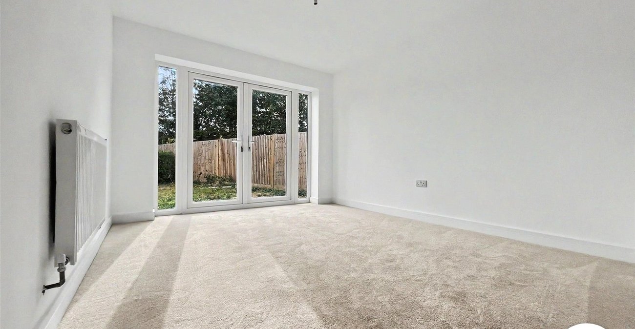 3 bedroom bungalow for sale in Rochester | Robinson Michael & Jackson