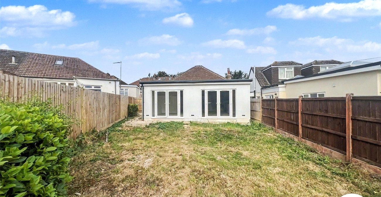 3 bedroom bungalow for sale in Rochester | Robinson Michael & Jackson