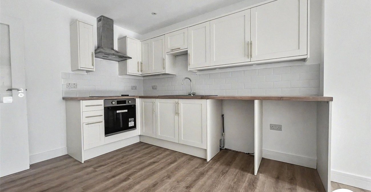 3 bedroom bungalow for sale in Rochester | Robinson Michael & Jackson