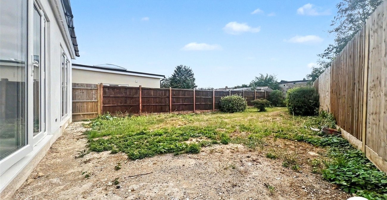 3 bedroom bungalow for sale in Rochester | Robinson Michael & Jackson