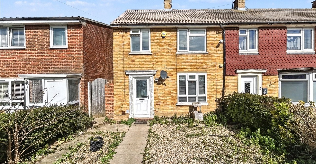 2 bedroom house for sale in Rainham | Robinson Michael & Jackson