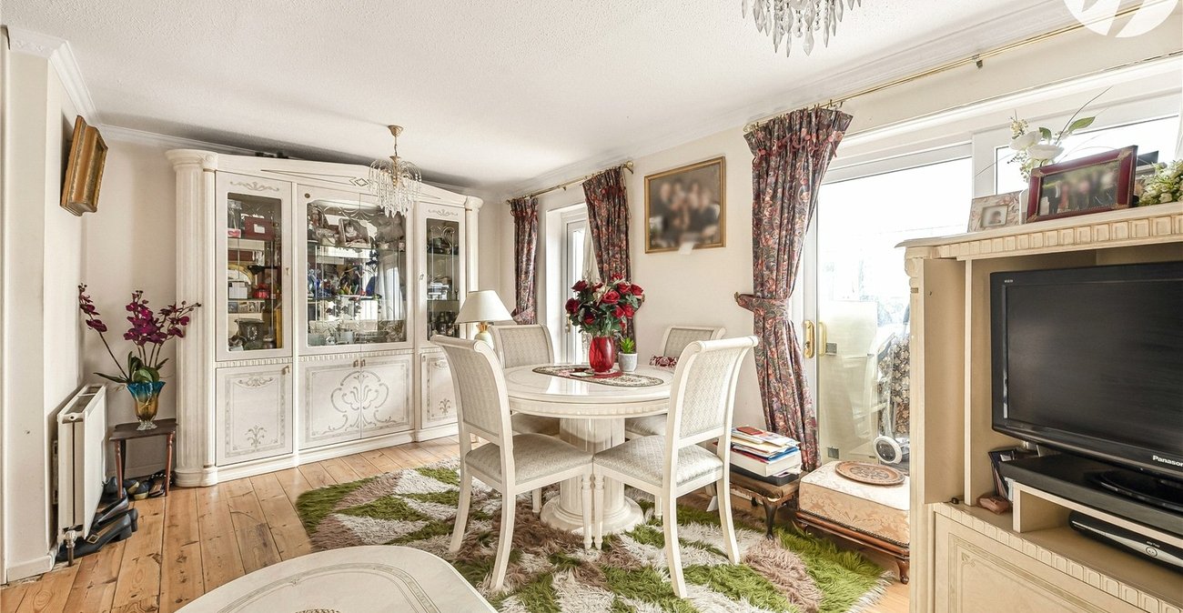 3 bedroom house for sale in West Dartford | Robinson Jackson