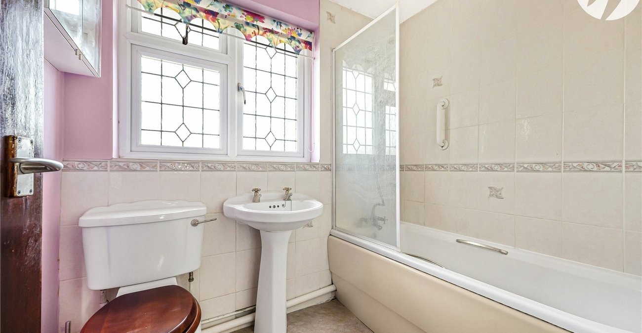 3 bedroom house for sale in West Dartford | Robinson Jackson