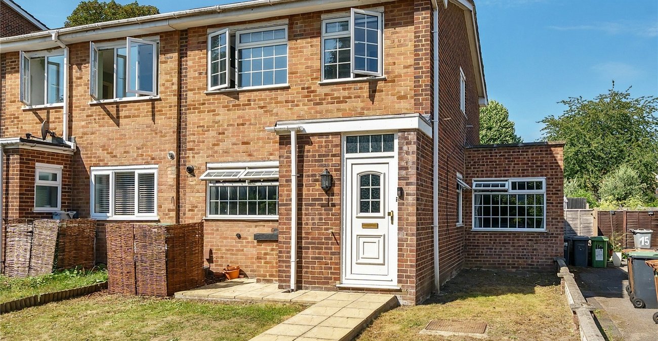 3 bedroom house for sale in London | Robinson Jackson