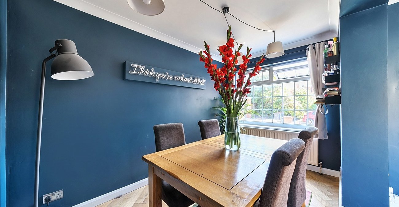 3 bedroom house for sale in London | Robinson Jackson