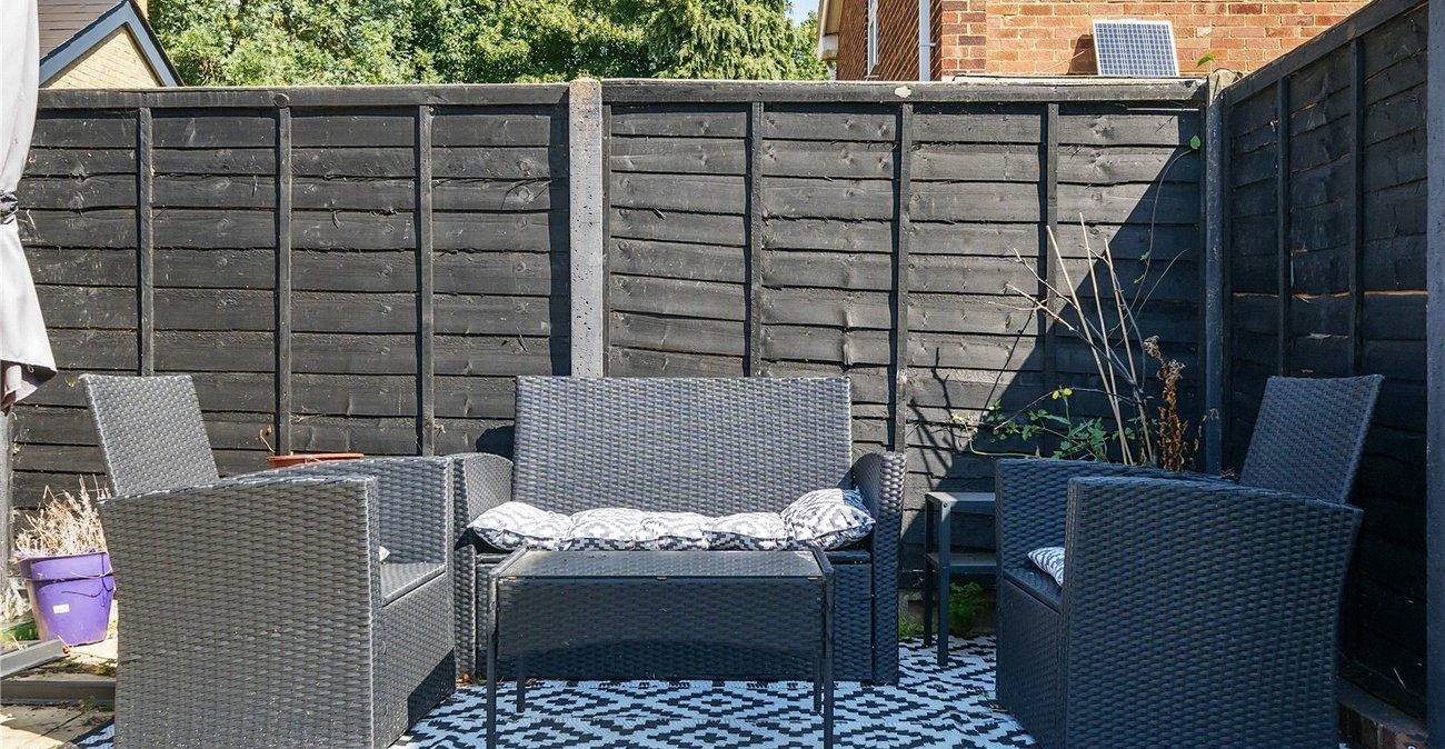 3 bedroom house for sale in London | Robinson Jackson