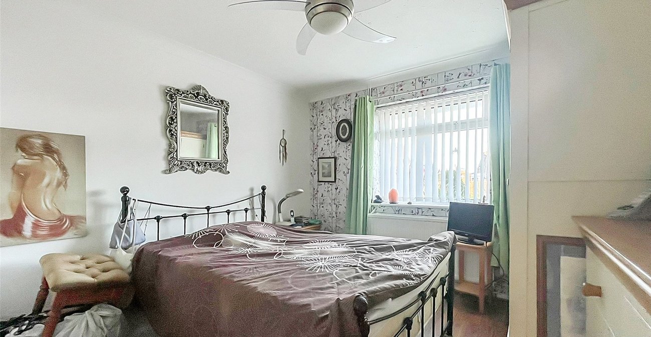 2 bedroom bungalow for sale in Sittingbourne | Robinson Michael & Jackson