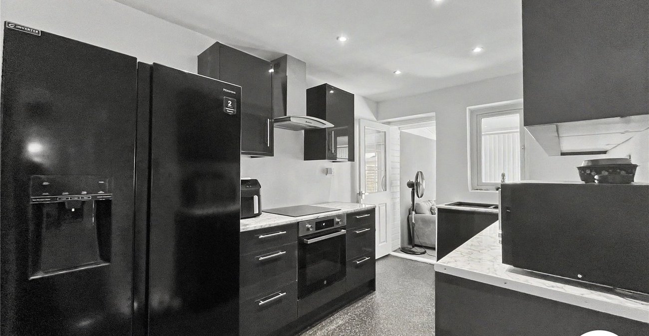 2 bedroom bungalow for sale in Sittingbourne | Robinson Michael & Jackson