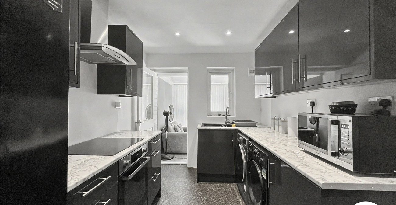 2 bedroom bungalow for sale in Sittingbourne | Robinson Michael & Jackson