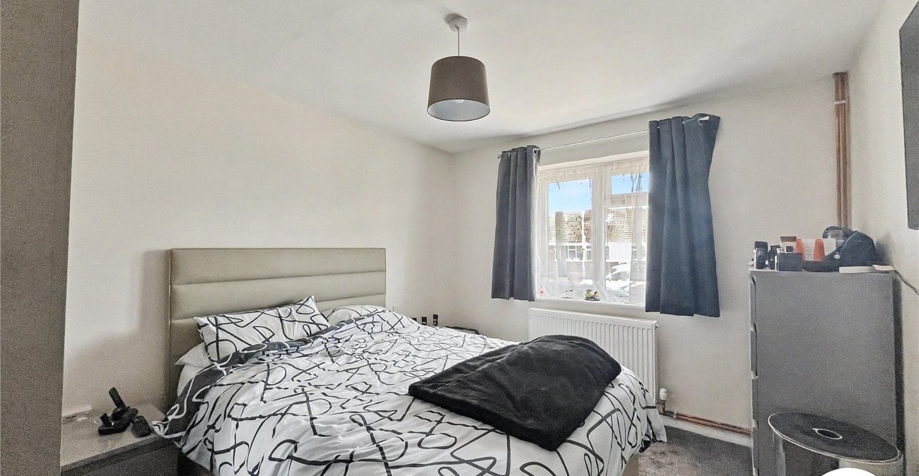 2 bedroom bungalow for sale in Sittingbourne | Robinson Michael & Jackson