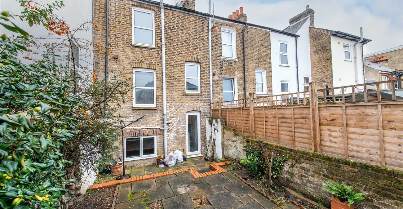 3 bedroom property for sale in Gravesend | Robinson Michael & Jackson