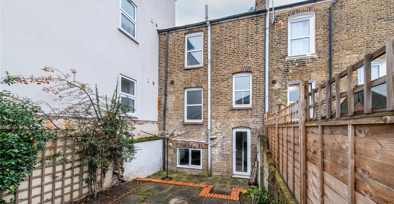 3 bedroom property for sale in Gravesend | Robinson Michael & Jackson
