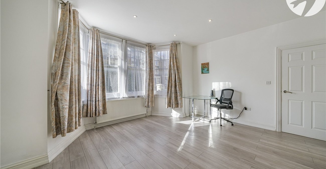 1 bedroom property for sale in Gravesend | Robinson Michael & Jackson