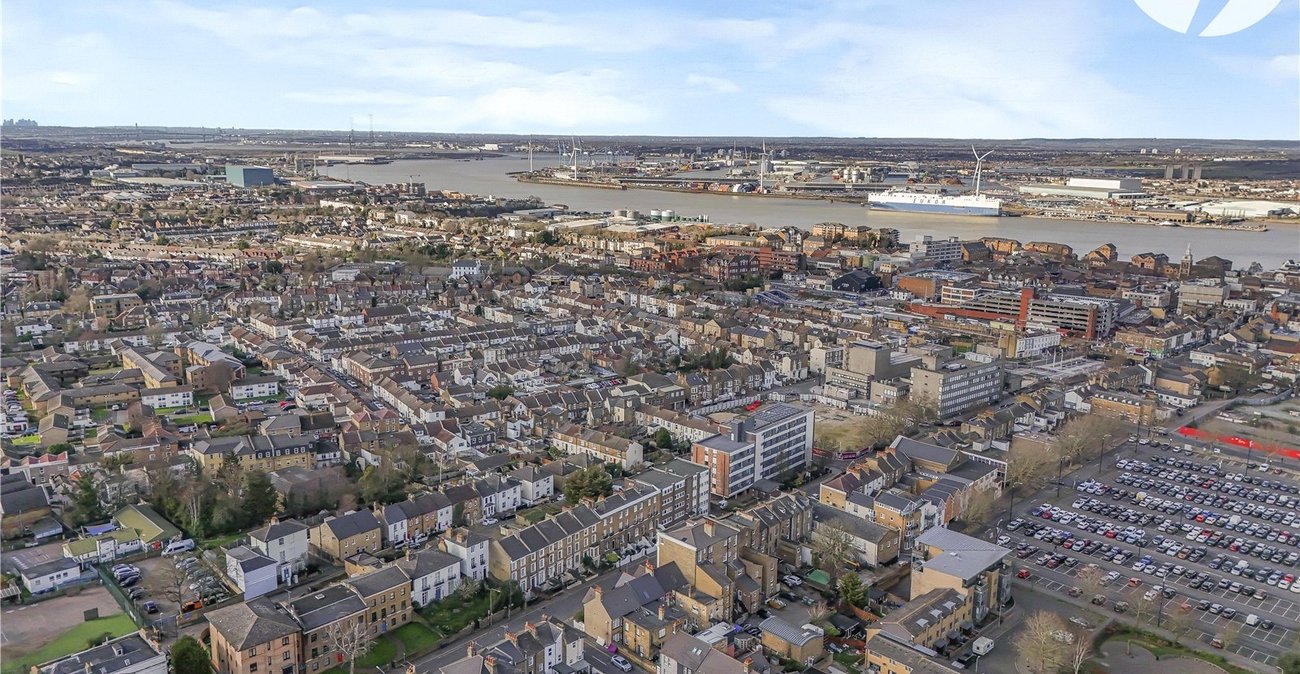 1 bedroom property for sale in Gravesend | Robinson Michael & Jackson