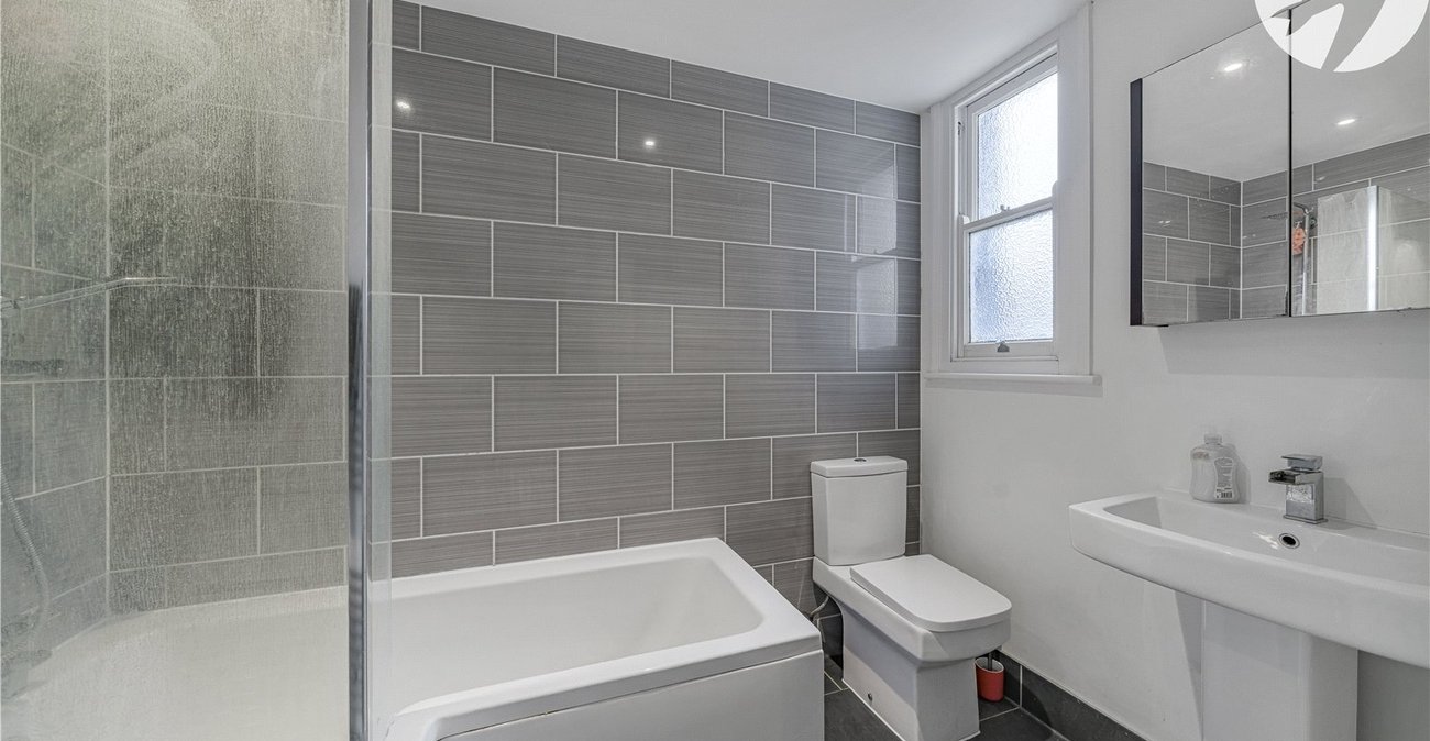 1 bedroom property for sale in Gravesend | Robinson Michael & Jackson