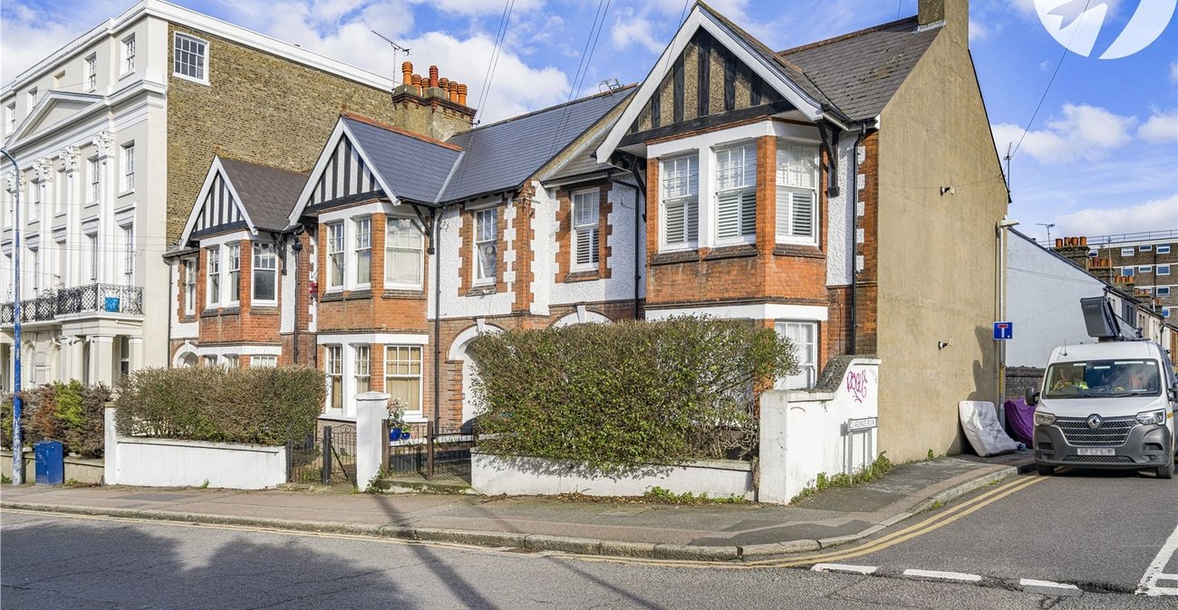 1 bedroom property for sale in Gravesend | Robinson Michael & Jackson