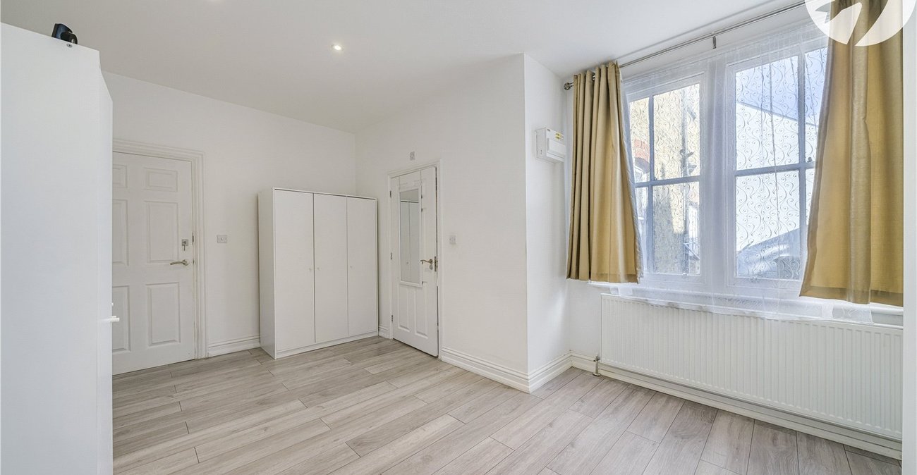 1 bedroom property for sale in Gravesend | Robinson Michael & Jackson