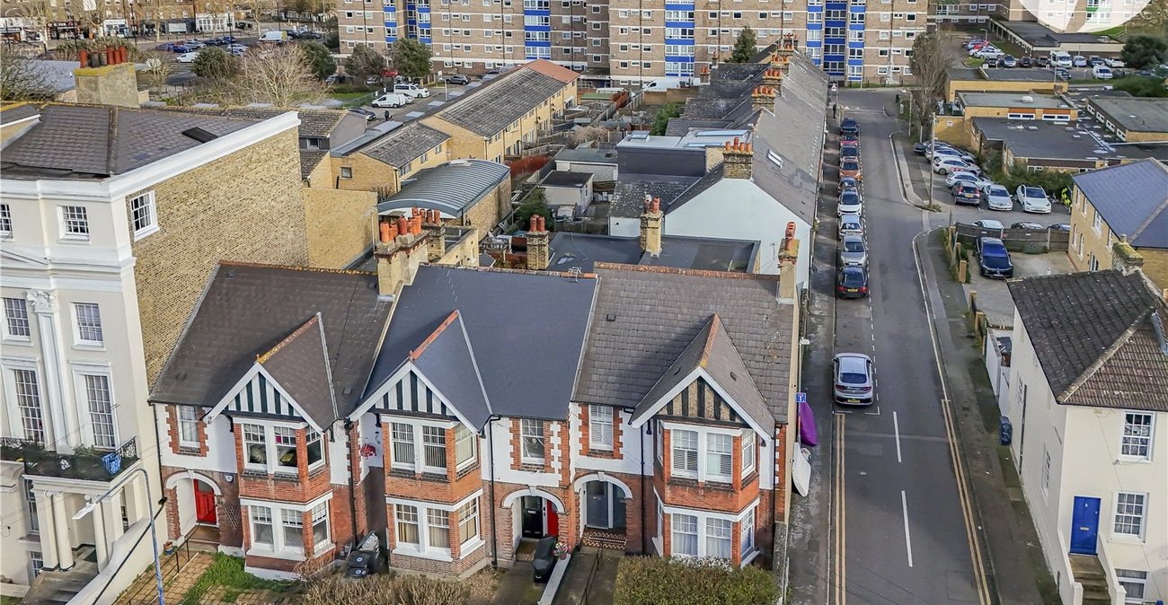 1 bedroom property for sale in Gravesend | Robinson Michael & Jackson