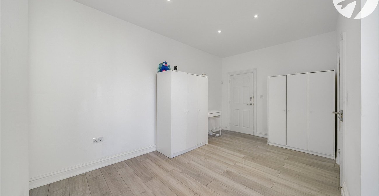 1 bedroom property for sale in Gravesend | Robinson Michael & Jackson