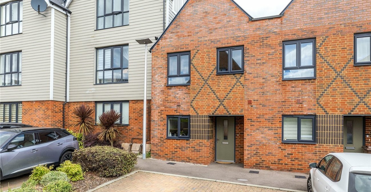 2 bedroom house for sale in Chatham | Robinson Michael & Jackson