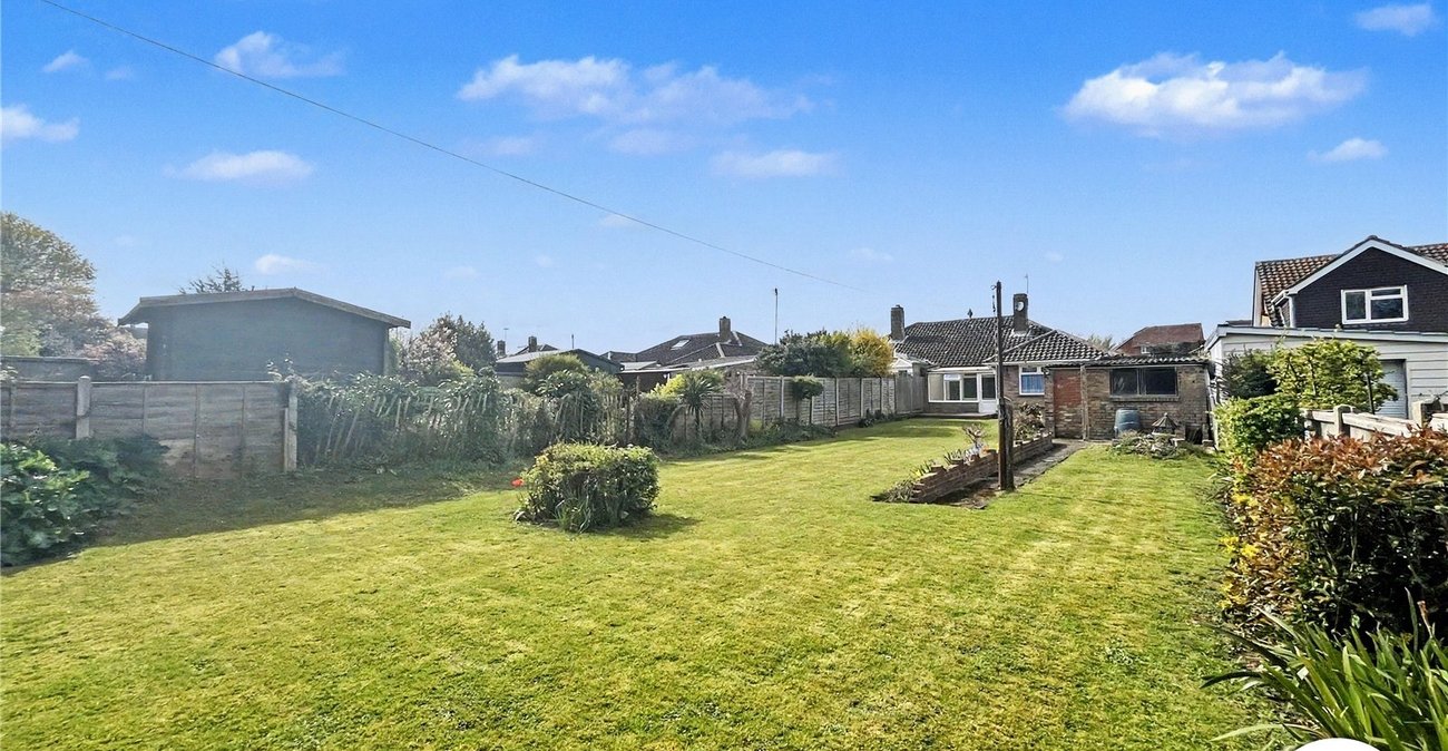 3 bedroom bungalow for sale in Sittingbourne | Robinson Michael & Jackson