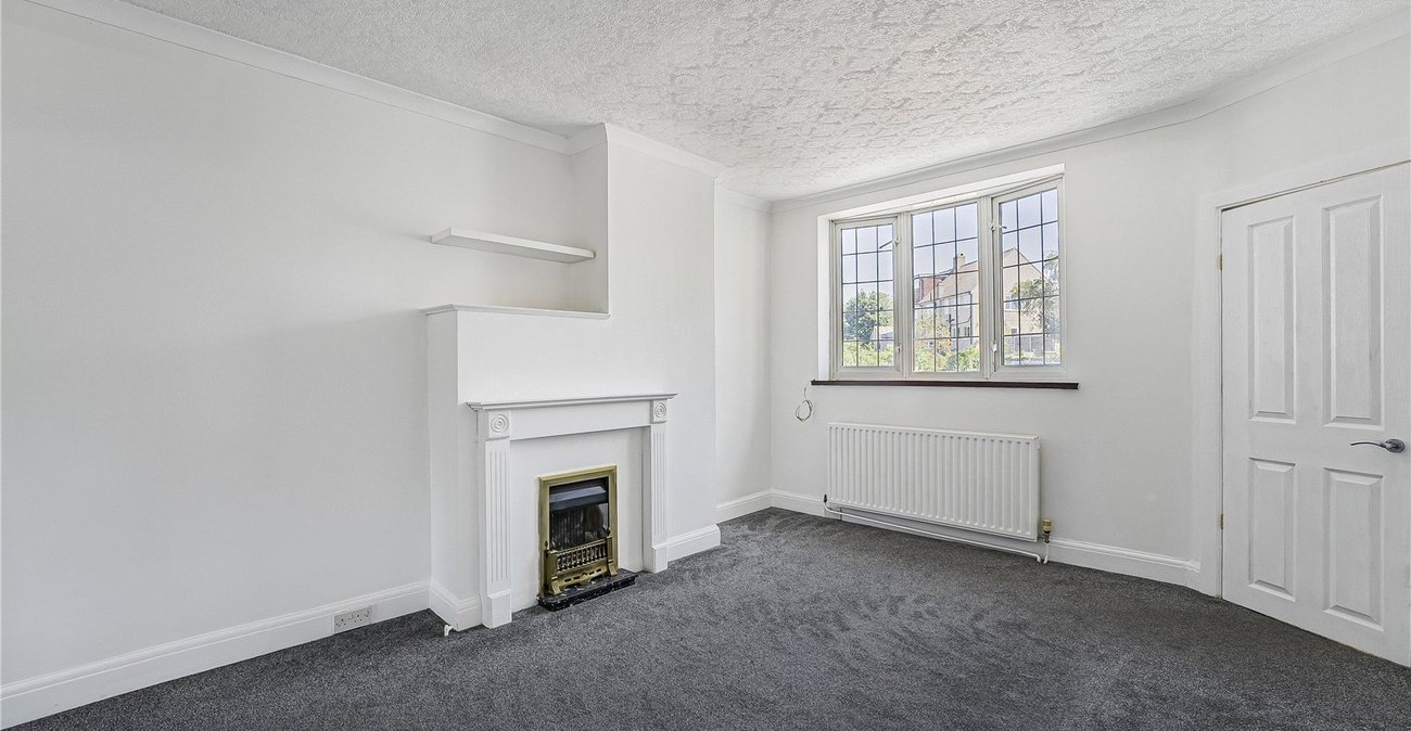 2 bedroom property for sale in West Dartford | Robinson Jackson