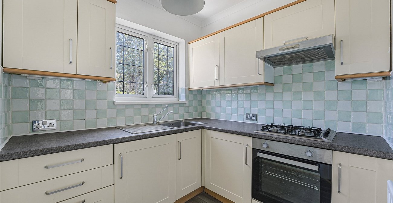 2 bedroom property for sale in West Dartford | Robinson Jackson